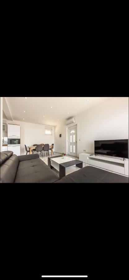 צלינה Apartments Arijan30 מראה חיצוני תמונה