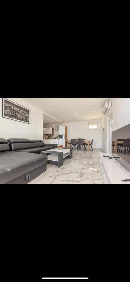 צלינה Apartments Arijan30 מראה חיצוני תמונה